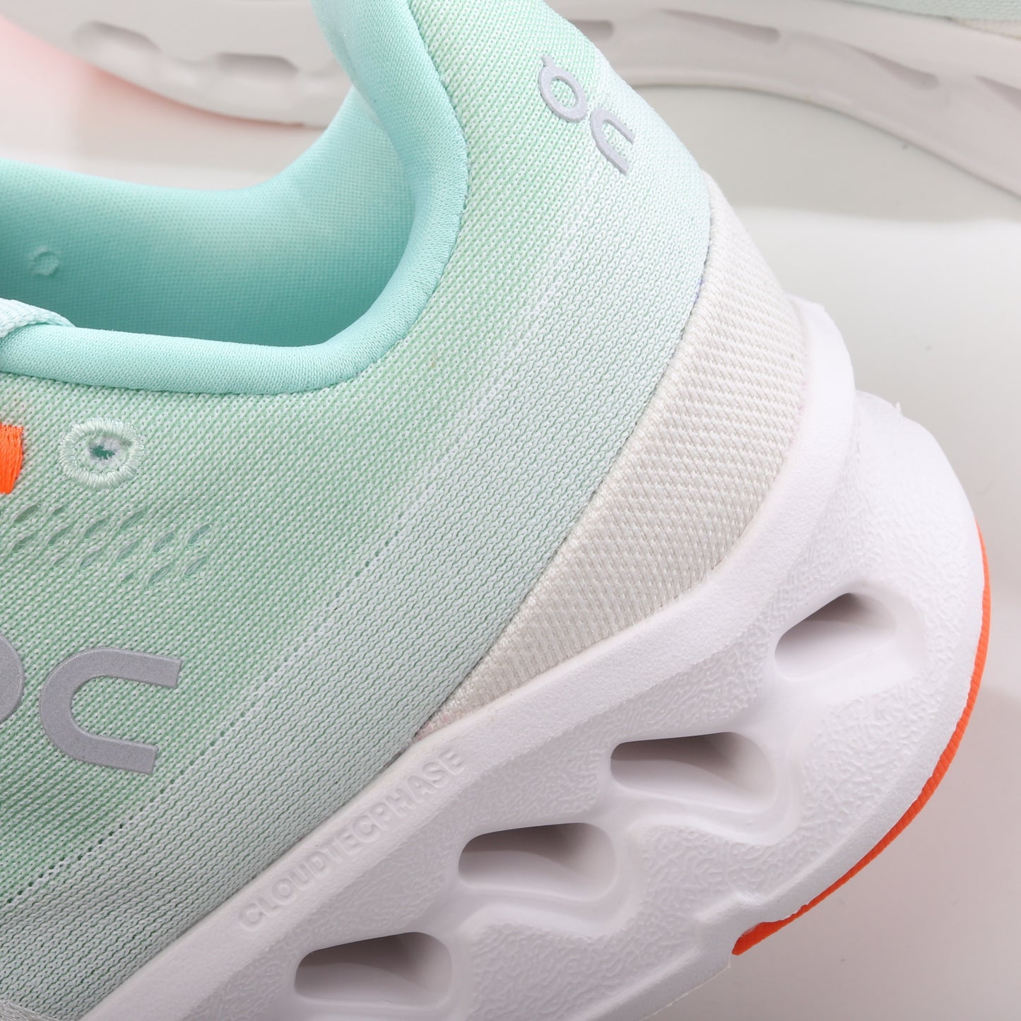 Zapatillas ON Running Cloudsurfer Road