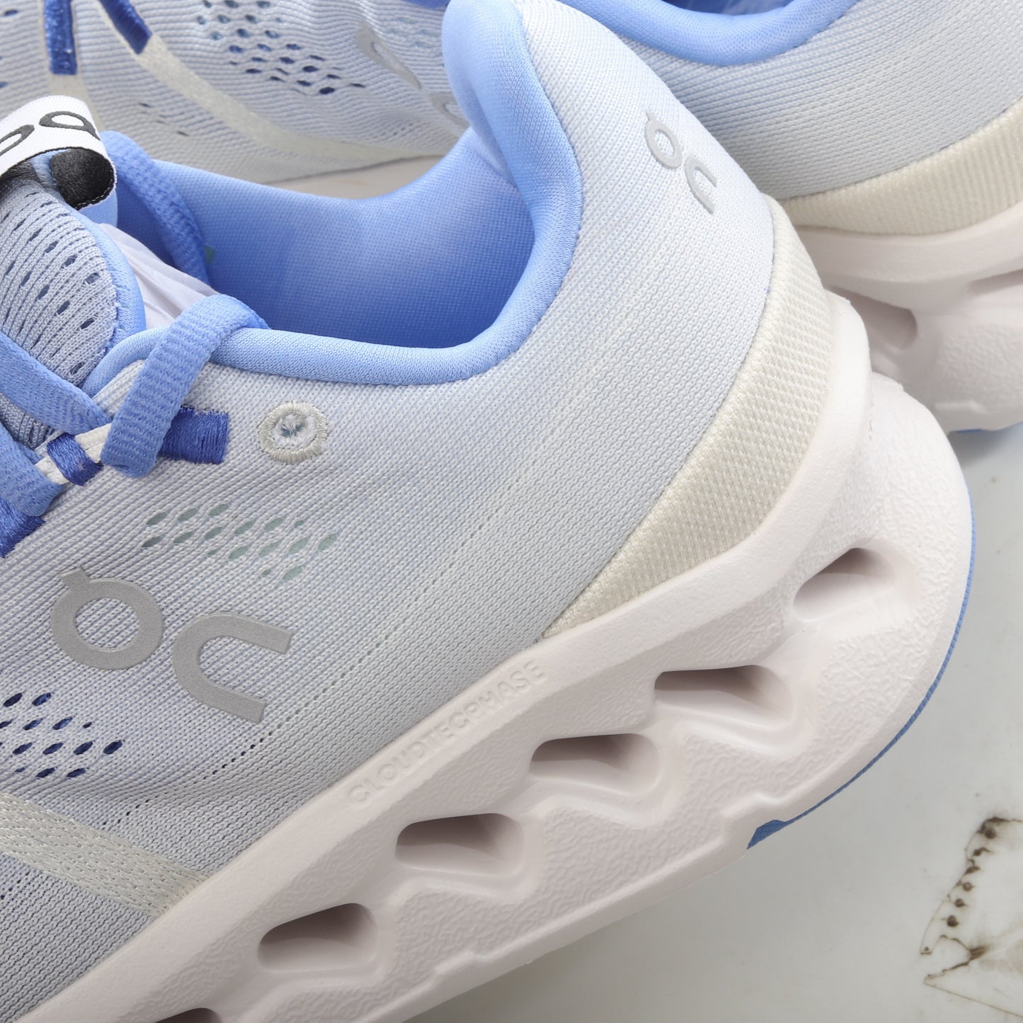 Zapatillas ON Running Cloudsurfer Road