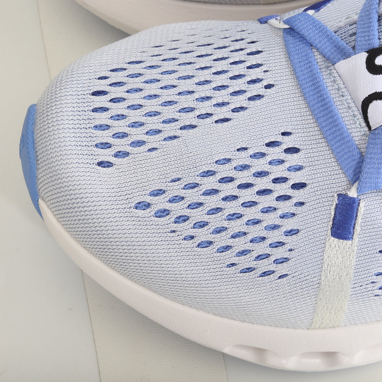 Zapatillas ON Running Cloudsurfer Road
